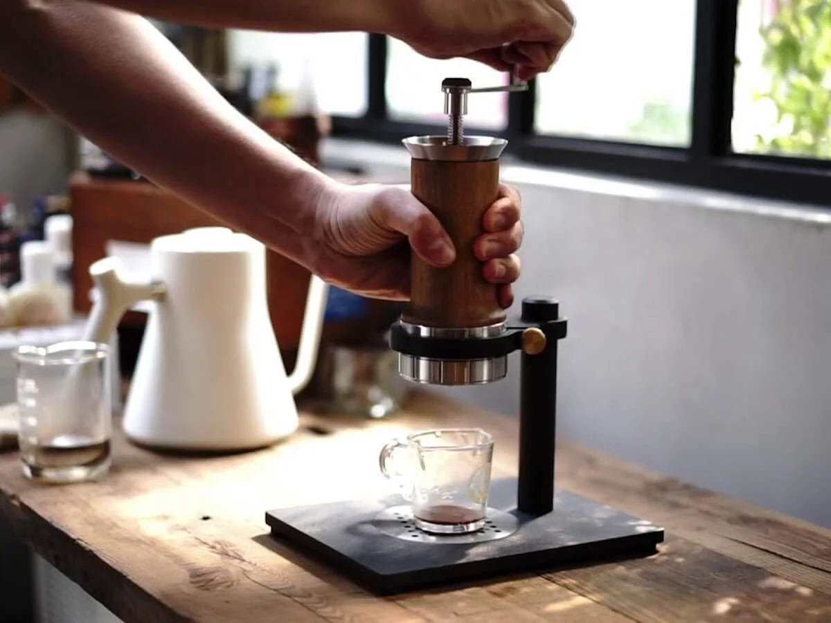 Aram | Espresso Maker w. Steel Support - Auburn - Image 3